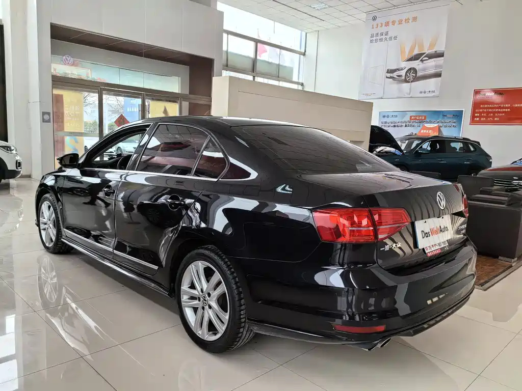 VOLKSWAGEN SAGITAR 2018