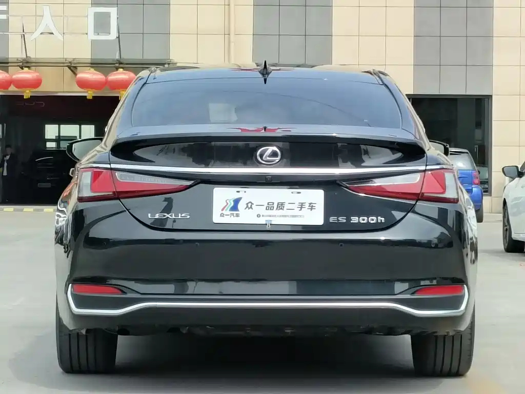 LEXUS ES 2022