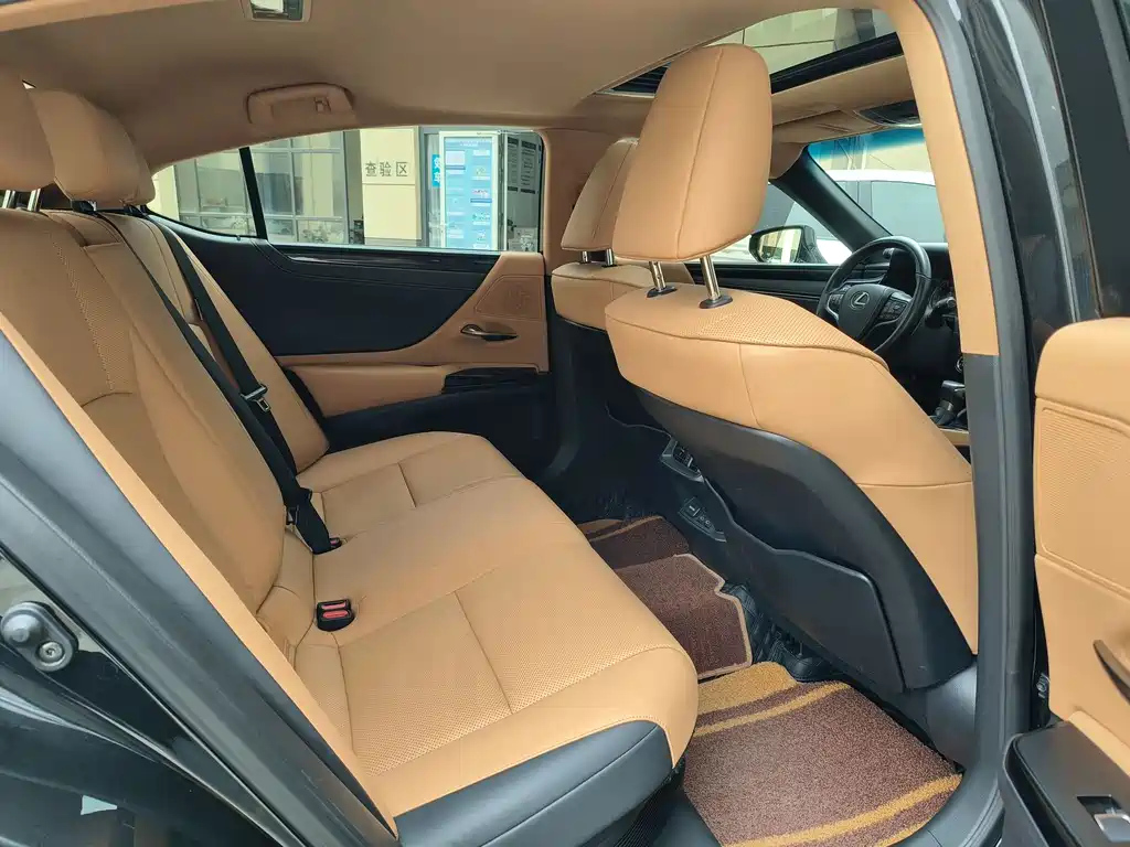 LEXUS ES 2022