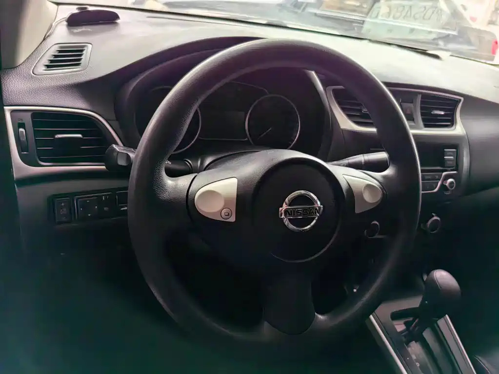 NISSAN SYLPHY 2020