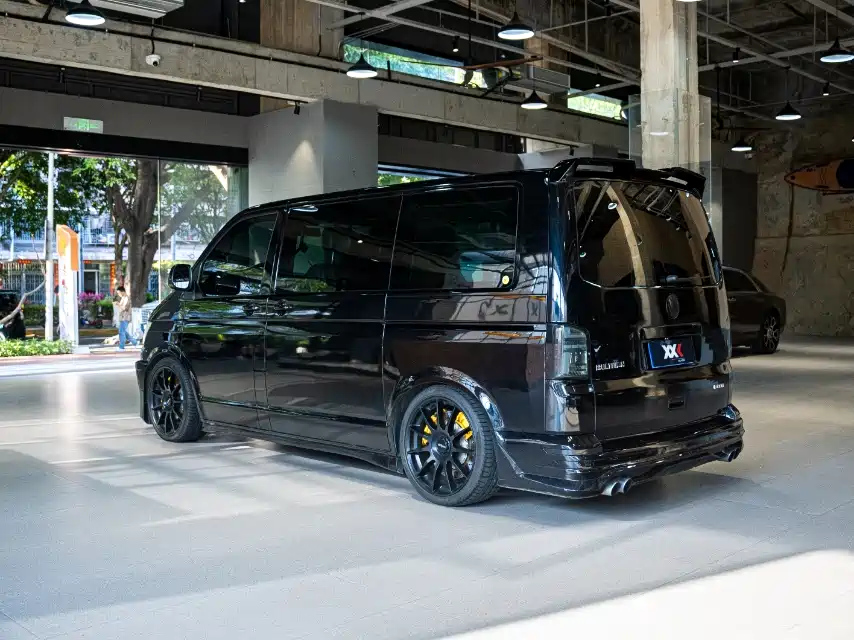 VOLKSWAGEN MULTIVAN 2012