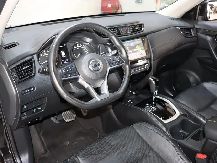 NISSAN X-TRAIL 2019