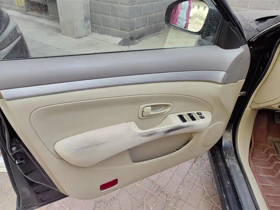 NISSAN SYLPHY 2014