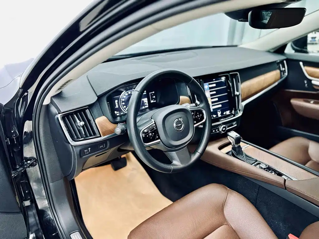 VOLVO S90 2020