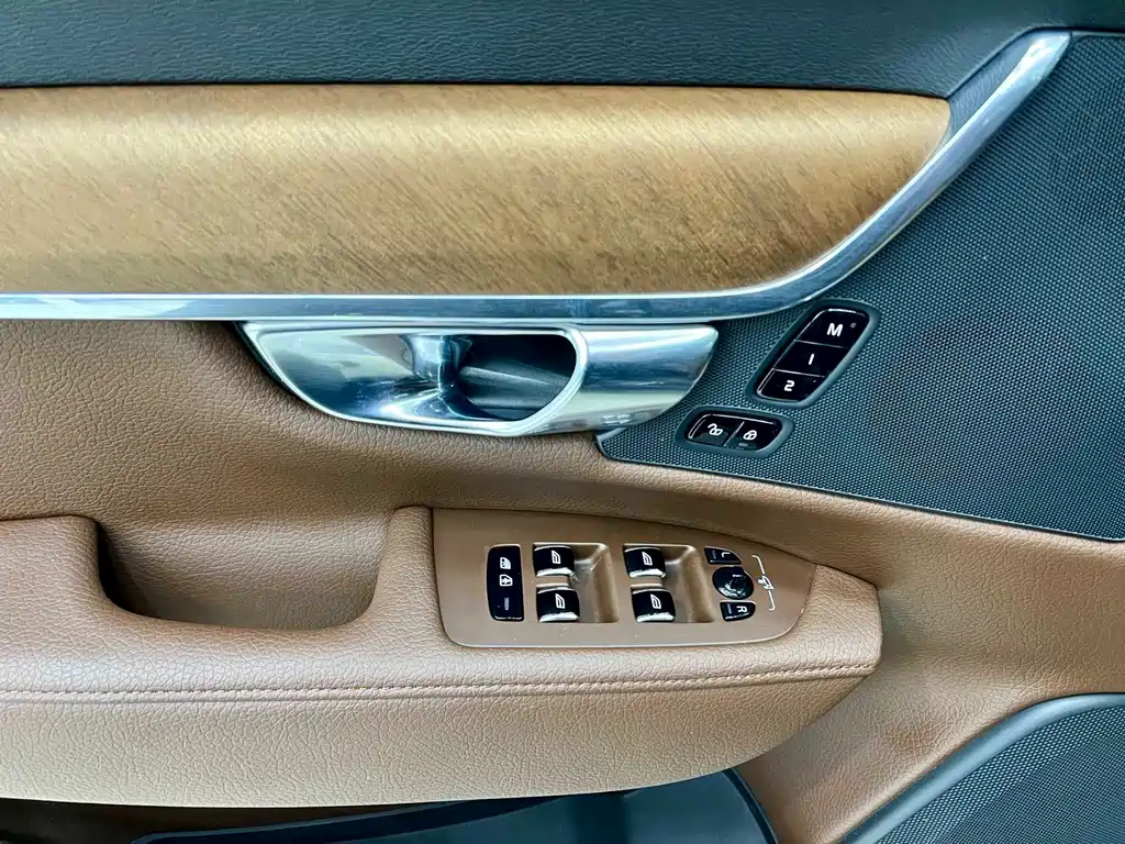 VOLVO S90 2020