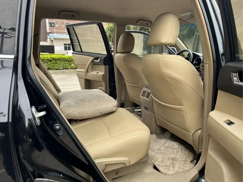TOYOTA HIGHLANDER 2012