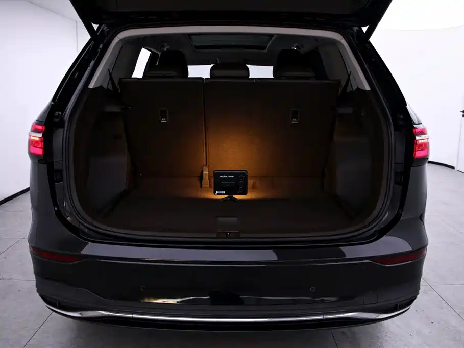 VOLKSWAGEN VILORAN 2022
