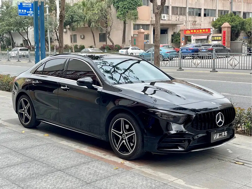 MERCEDES BENZ A-CLASS 2021