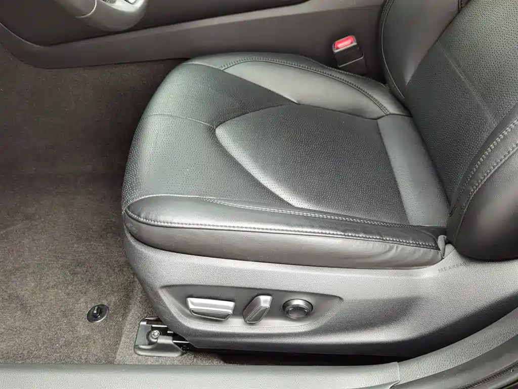 TOYOTA AVALON 2022