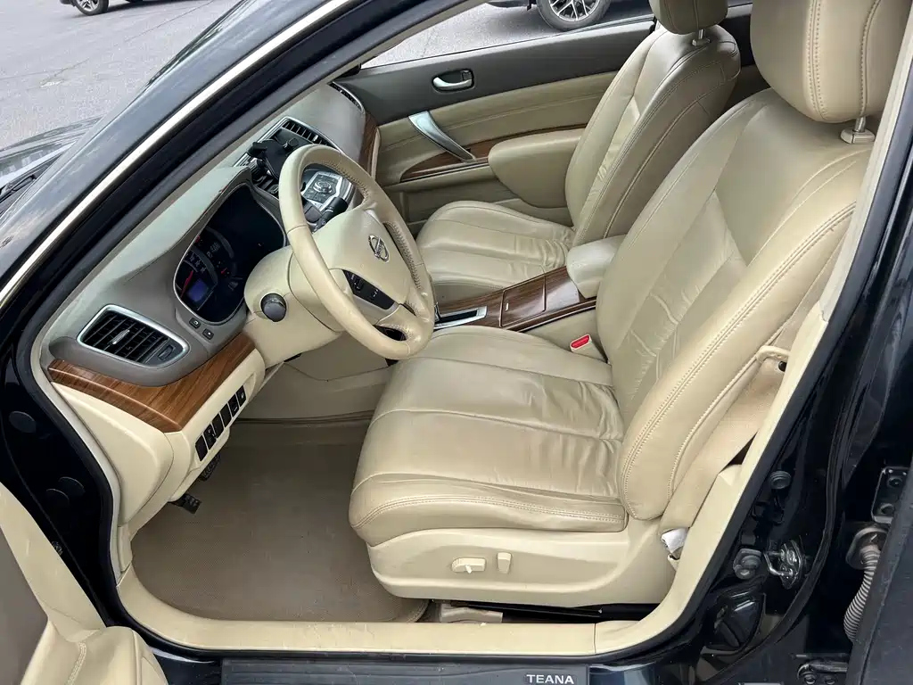 NISSAN TEANA 2012