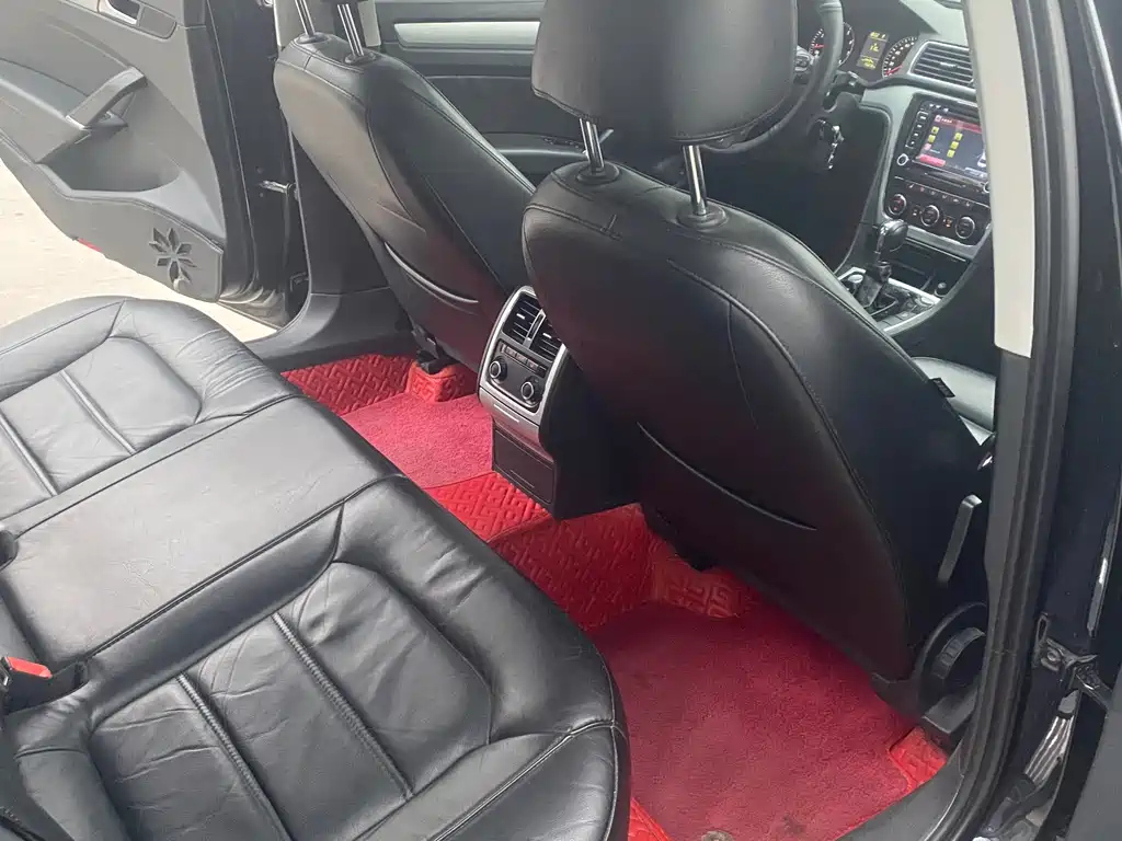 VOLKSWAGEN PASSAT 2014