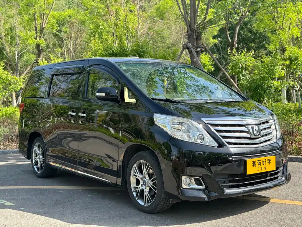 TOYOTA ALPHARD 2012