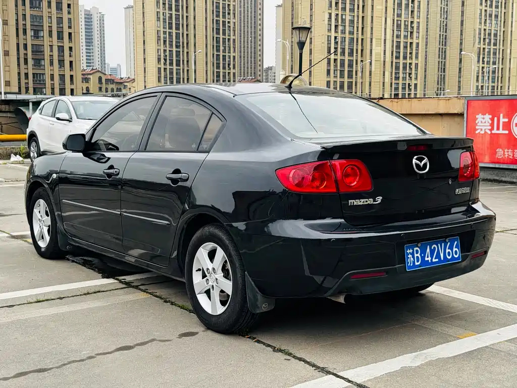 MAZDA 3 2009