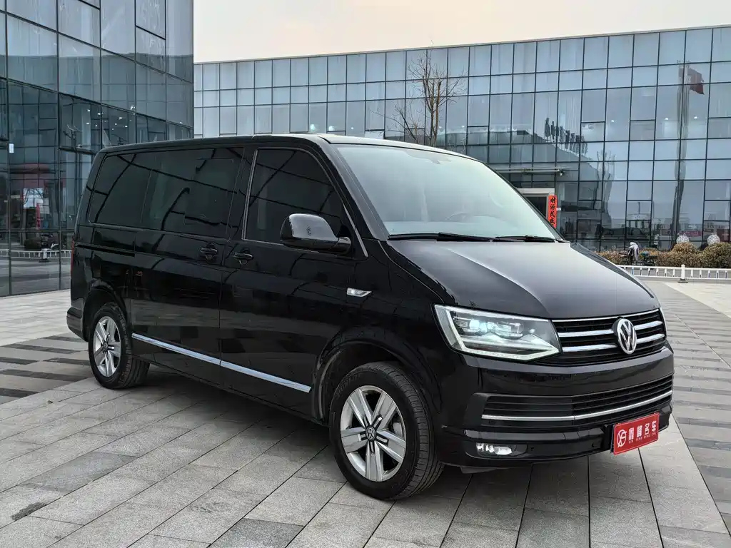 VOLKSWAGEN MULTIVAN 2017