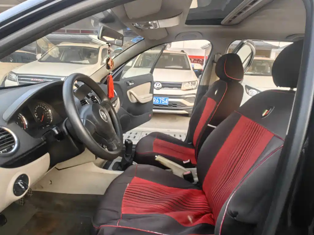 VOLKSWAGEN LAVIDA 2010