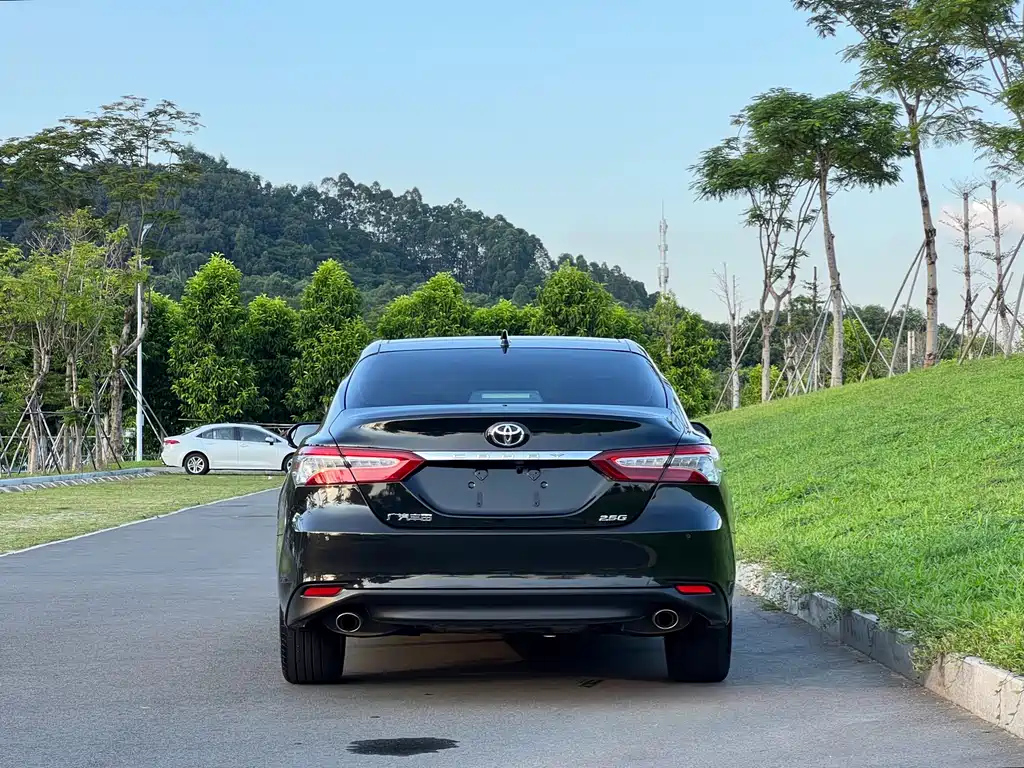 TOYOTA CAMRY 2023