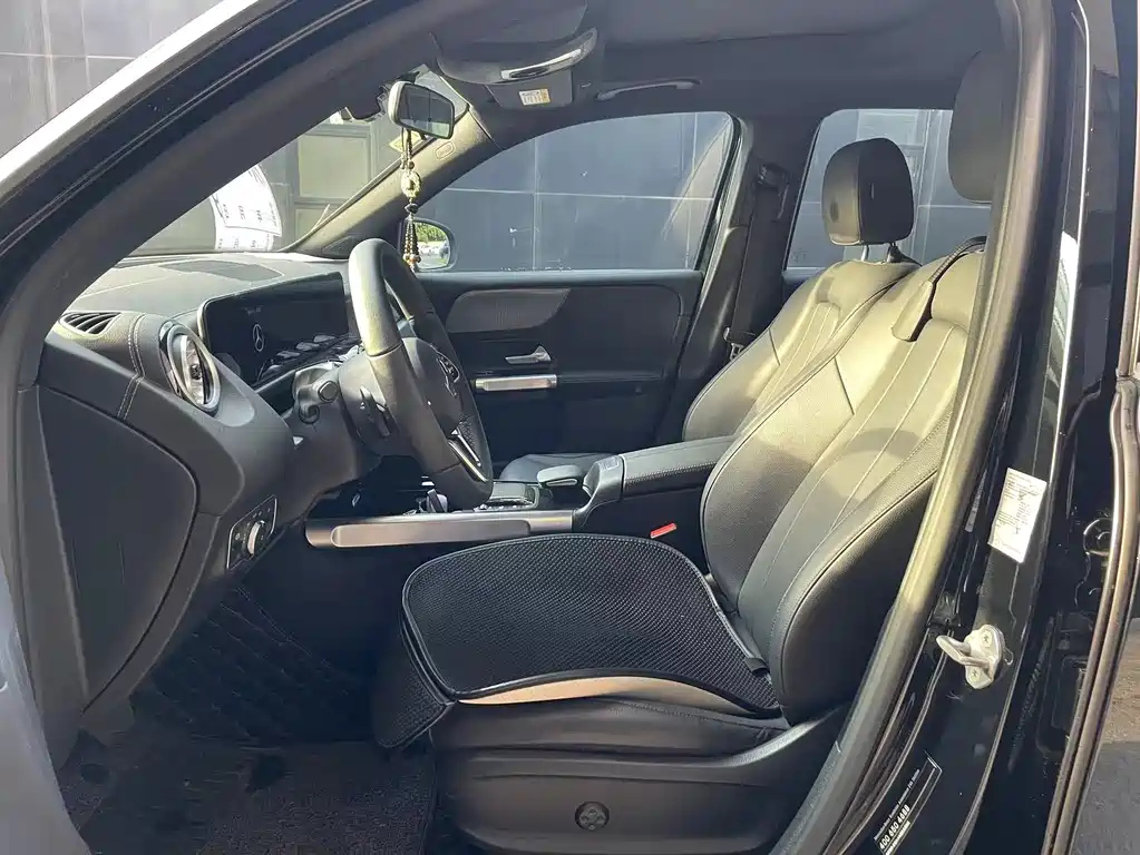 MERCEDES BENZ GLB 2022