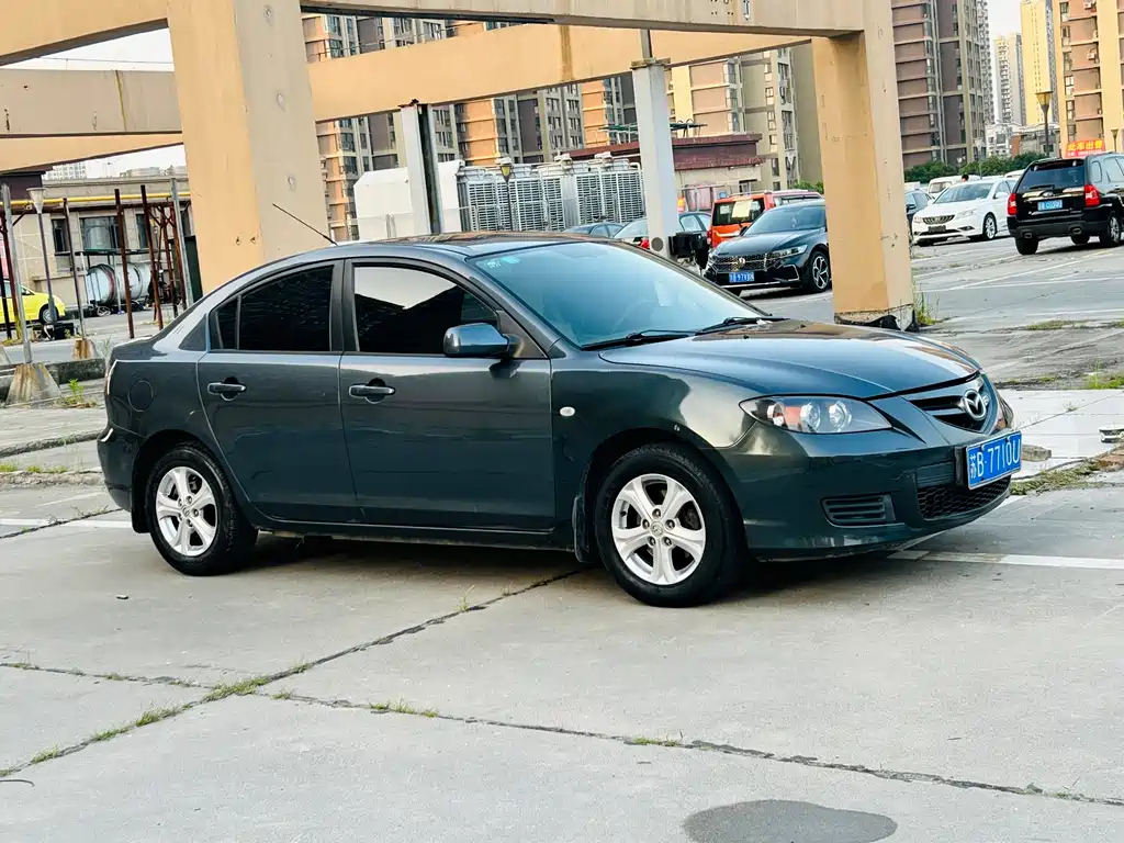 MAZDA 3 2012