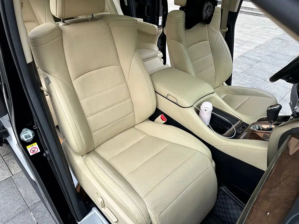 TOYOTA ALPHARD 2017