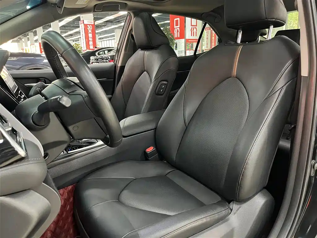 TOYOTA CAMRY 2021