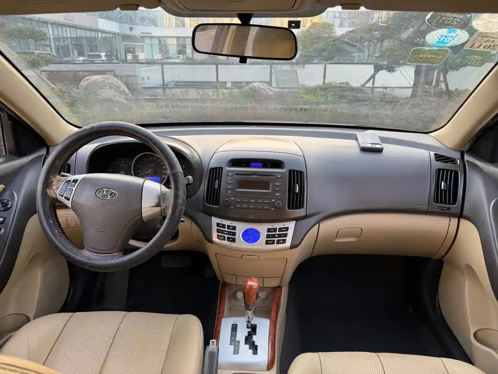 HYUNDAI CELESTA 2009