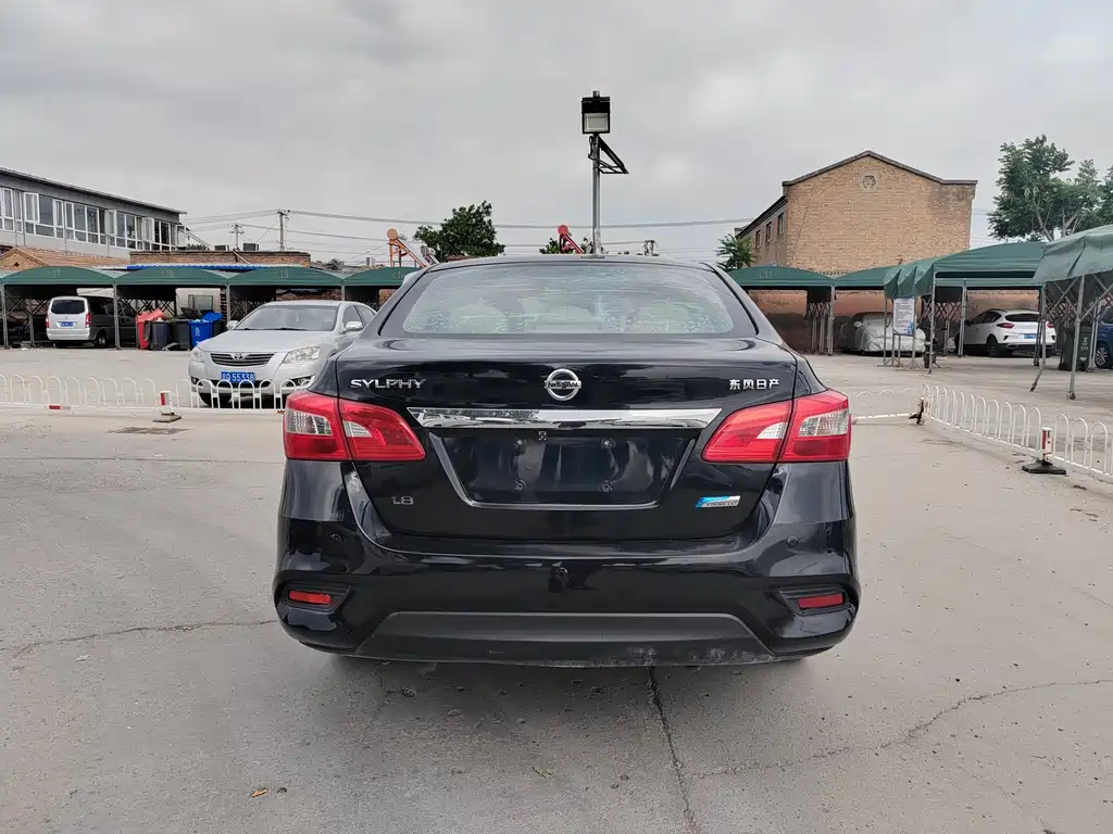 NISSAN SYLPHY 2018