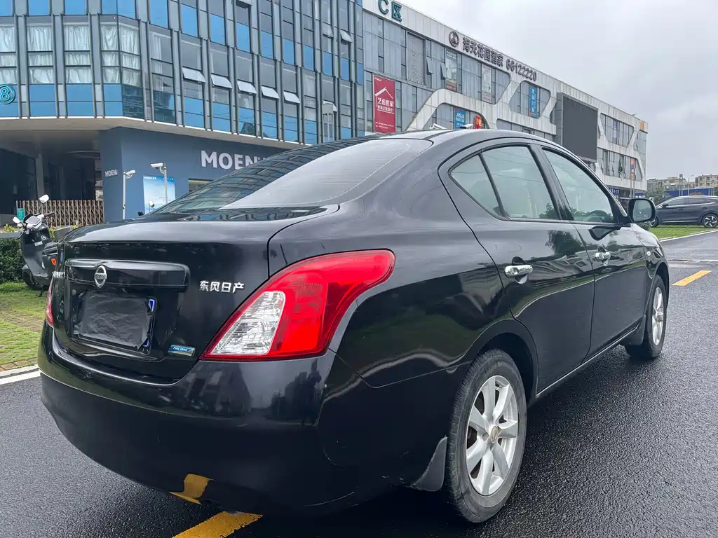 NISSAN SUNNY 2013