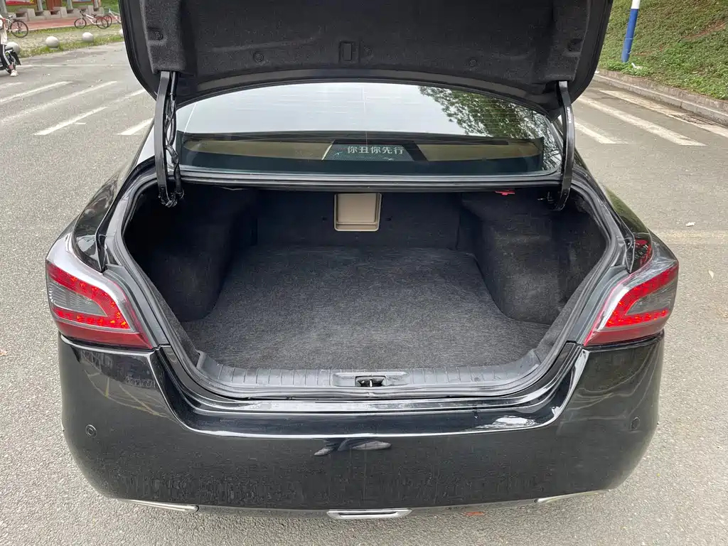 NISSAN TEANA 2015