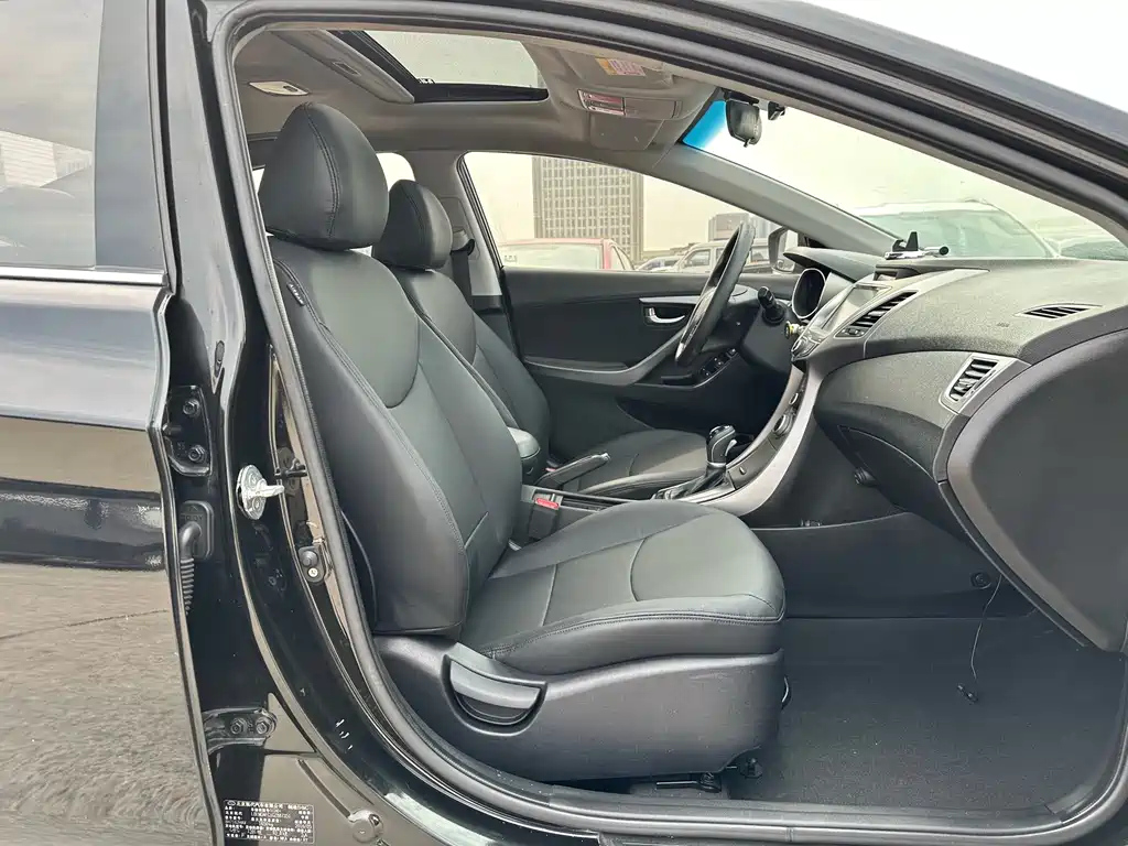 HYUNDAI ELANTRA 2016
