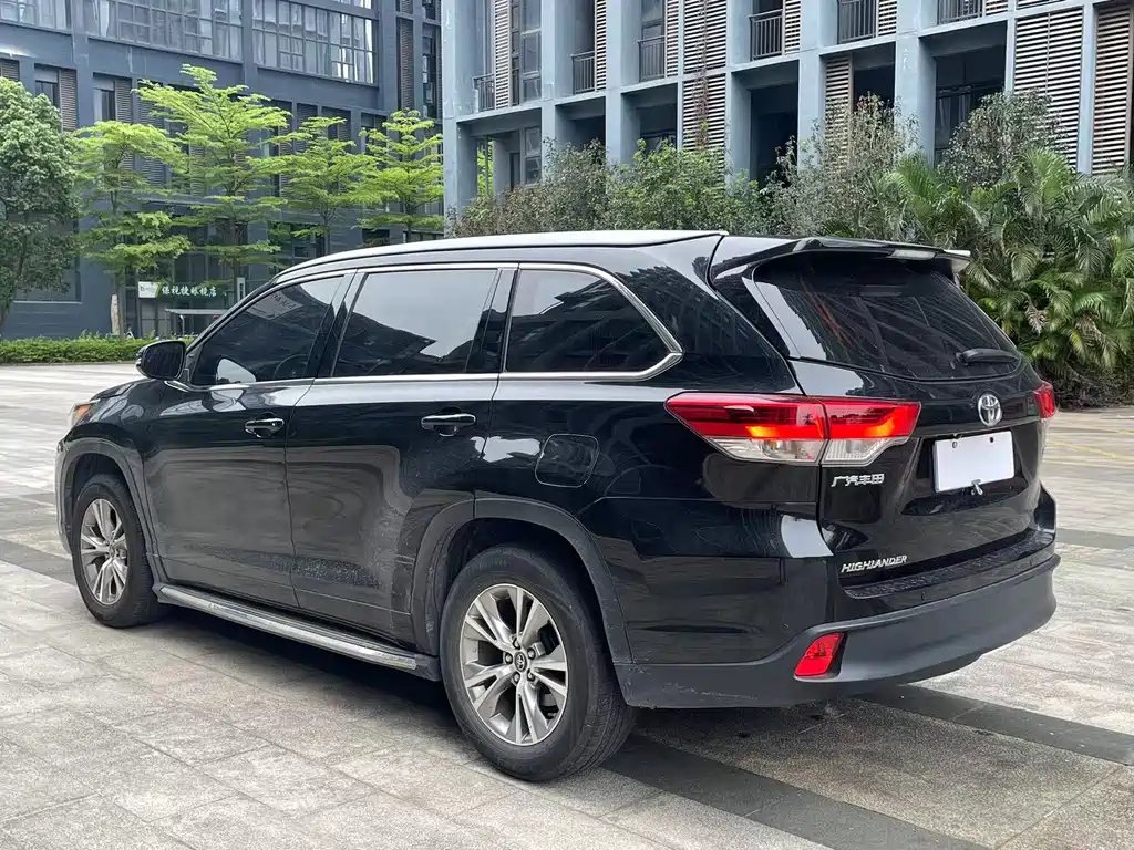 TOYOTA HIGHLANDER 2020