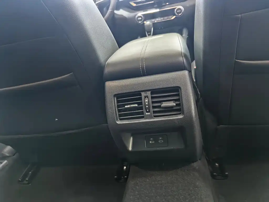 NISSAN TEANA 2023