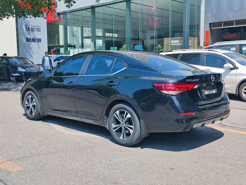 NISSAN SYLPHY 2021