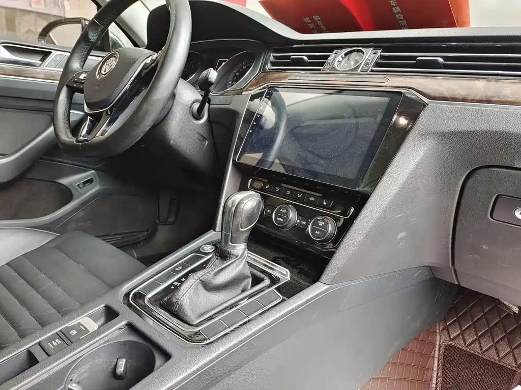 VOLKSWAGEN MAGOTAN 2018