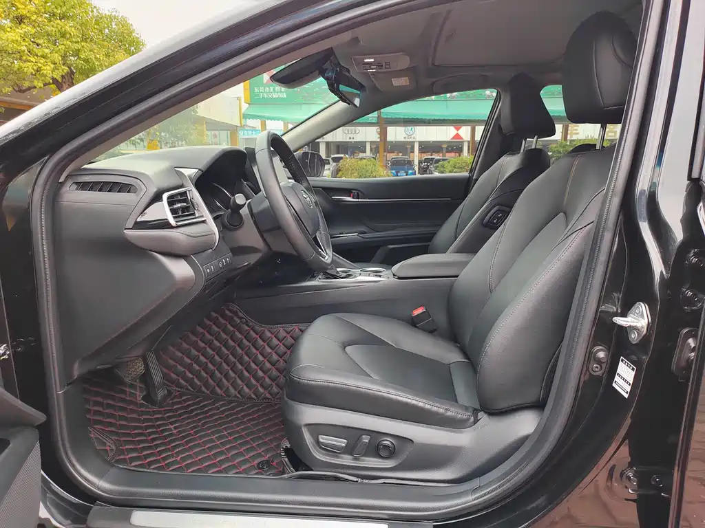 TOYOTA CAMRY 2021