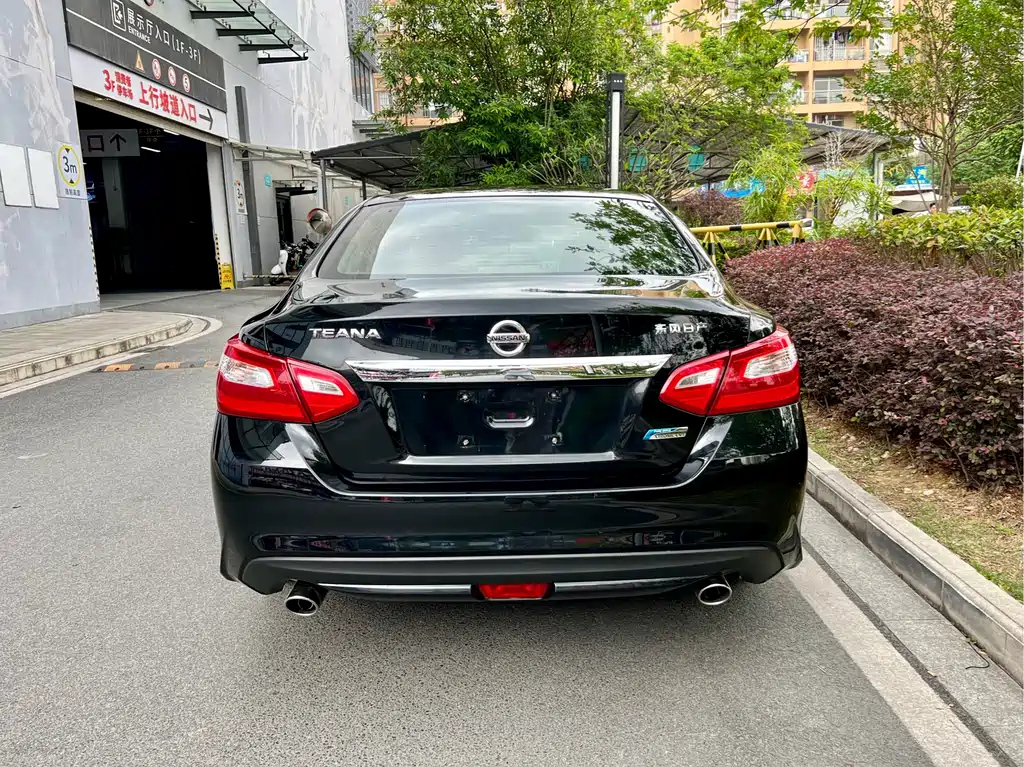 NISSAN TEANA 2018