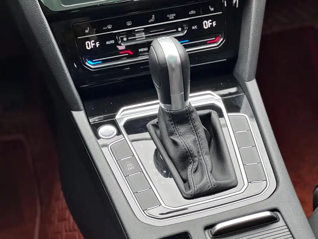 VOLKSWAGEN MAGOTAN 2020