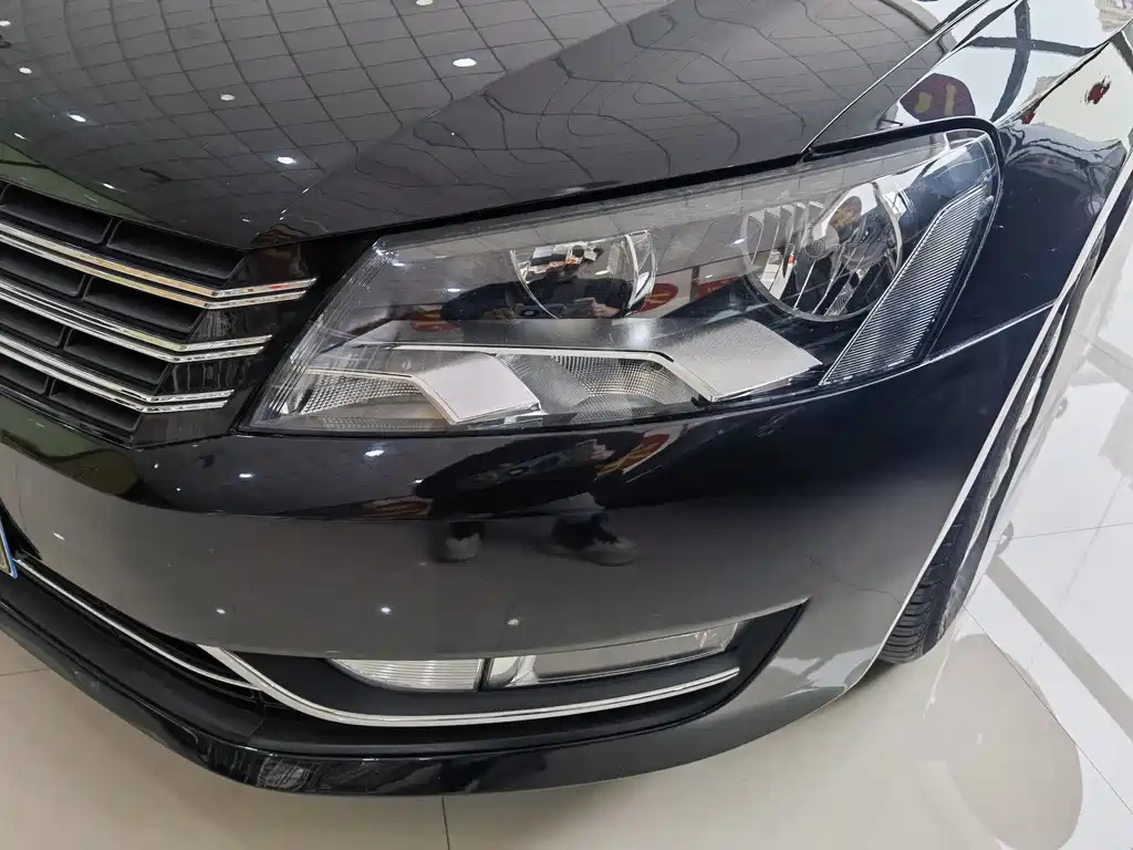 VOLKSWAGEN PASSAT 2014