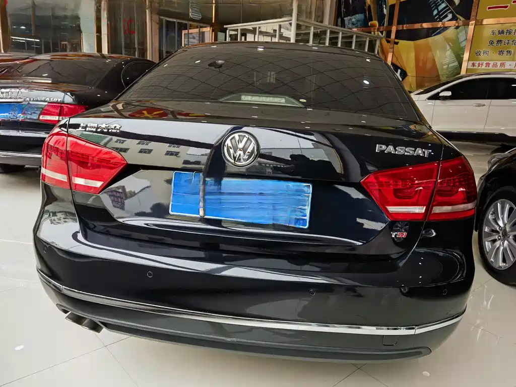 VOLKSWAGEN PASSAT 2014