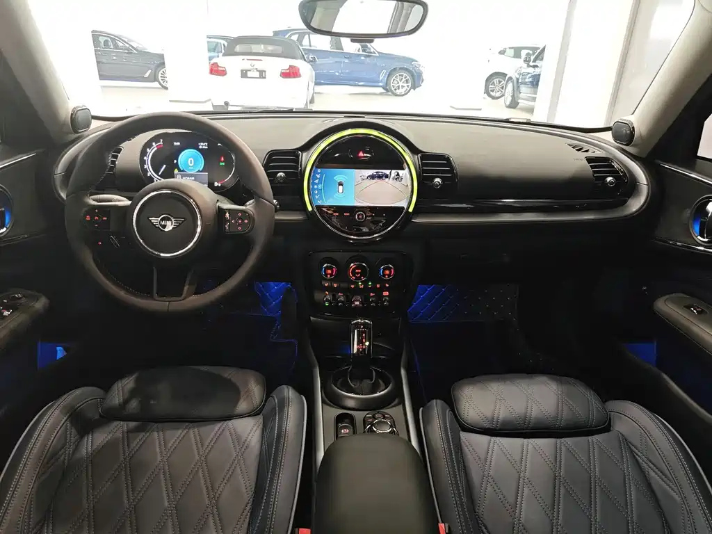 MINI CLUBMAN 2023