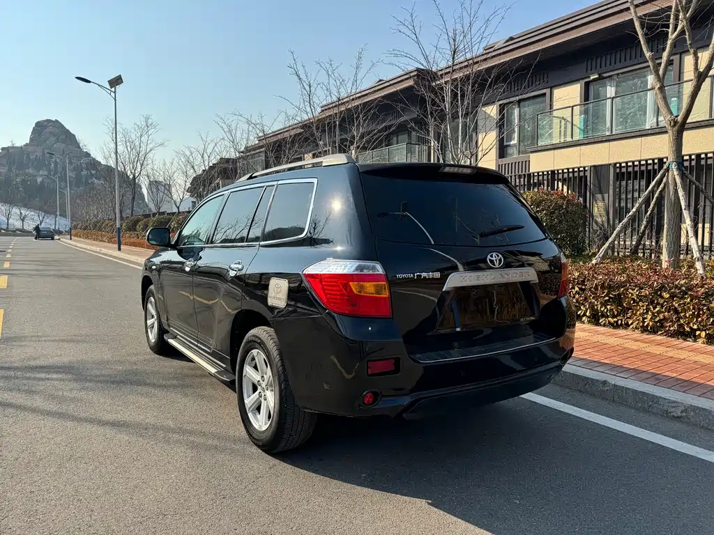 TOYOTA HIGHLANDER 2009