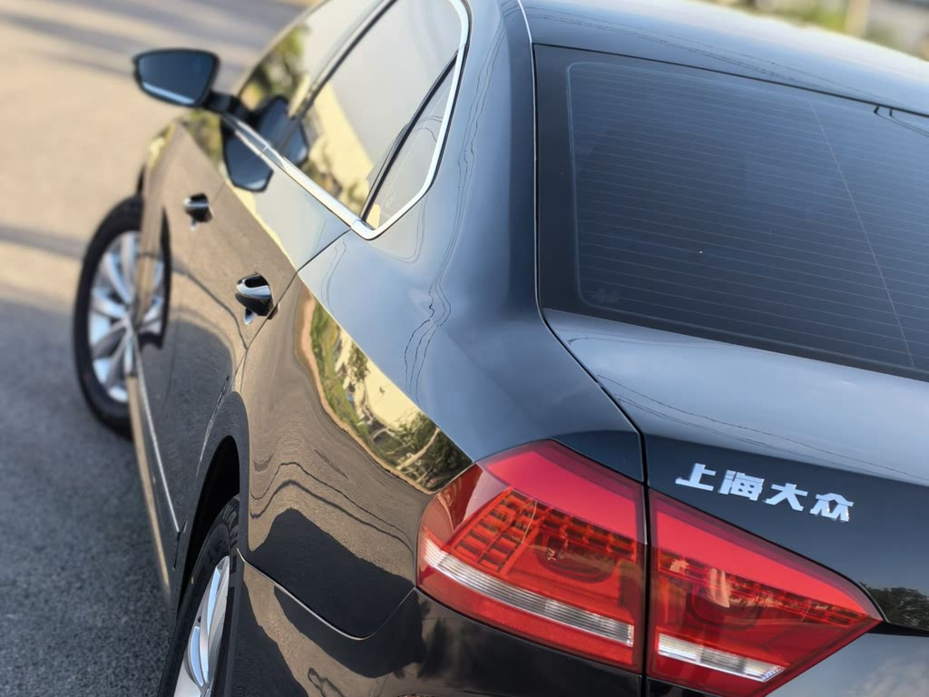 VOLKSWAGEN PASSAT 2014