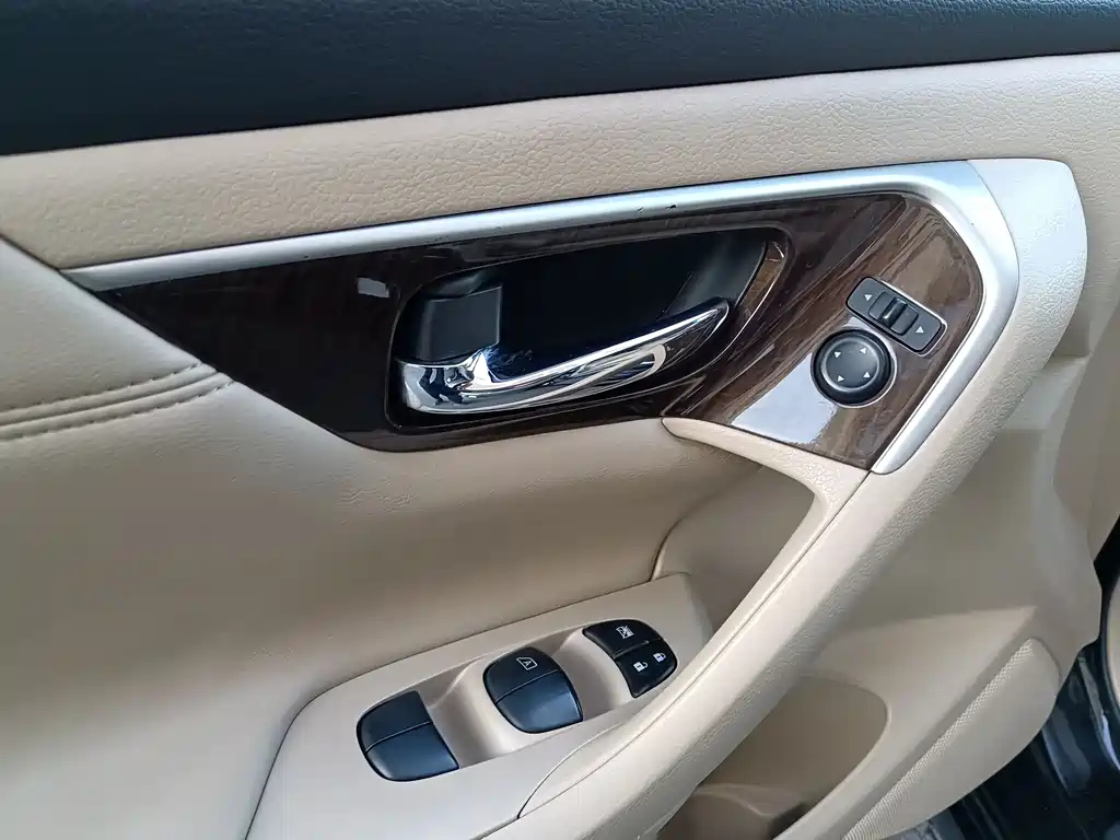 NISSAN TEANA 2016