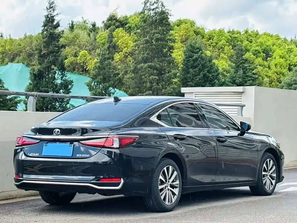 LEXUS ES 2021