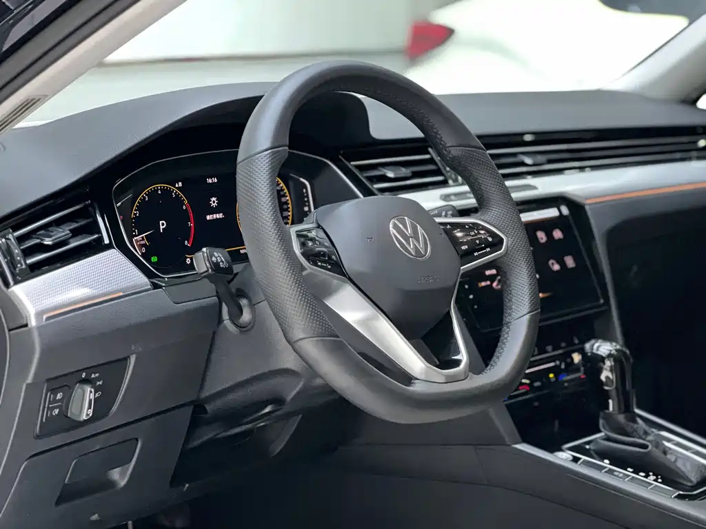 VOLKSWAGEN MAGOTAN 2022