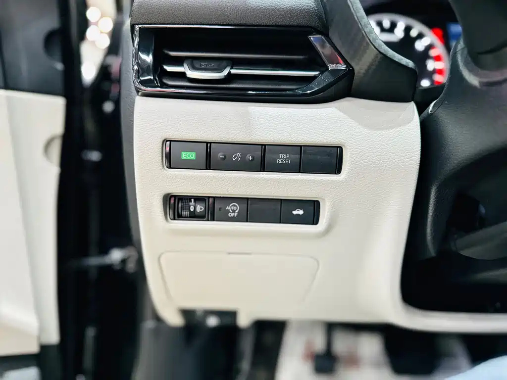 NISSAN SYLPHY 2020