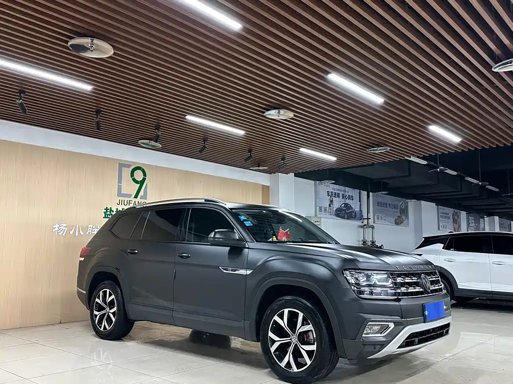 VOLKSWAGEN TOURAN 2020