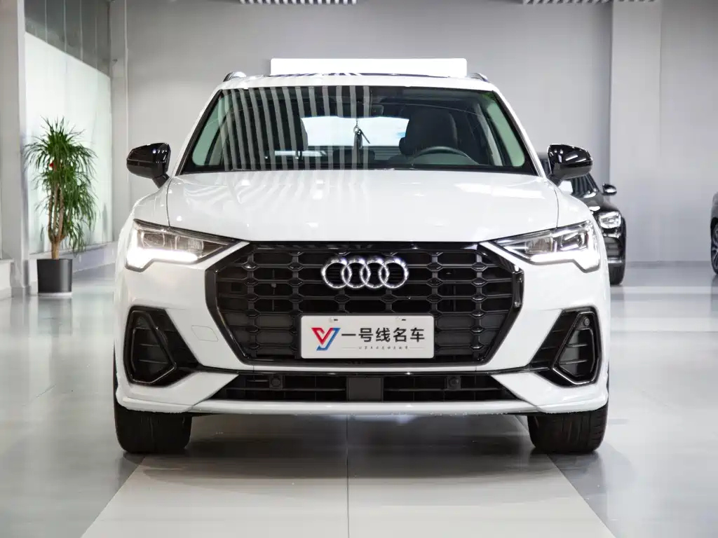 AUDI Q3 2023