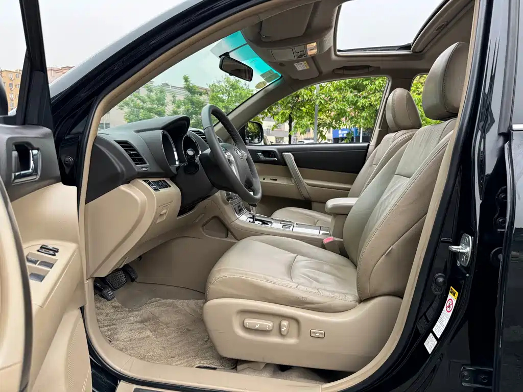 TOYOTA HIGHLANDER 2014