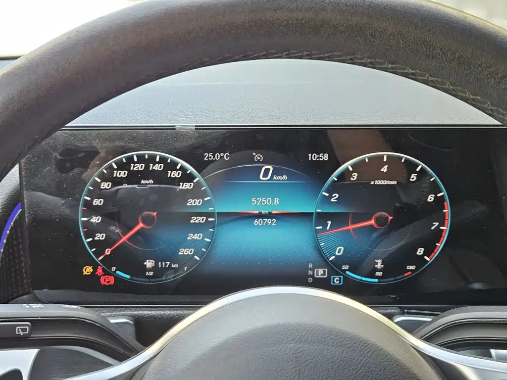 MERCEDES BENZ GLB 2021