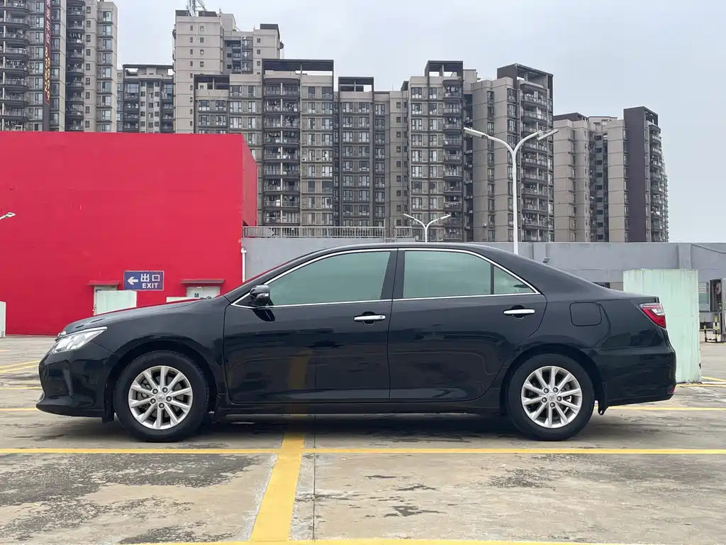 TOYOTA CAMRY 2016